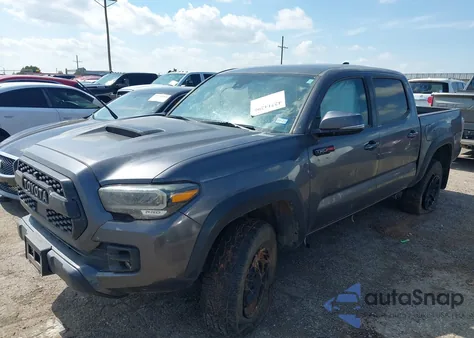 2020 Toyota Tacoma Double Cab/Sr/Sr5/Trd Sport/Trd Off Road/Trd Pro z USA, uszkodzony, nr VIN 5TFCZ5ANXLX215536